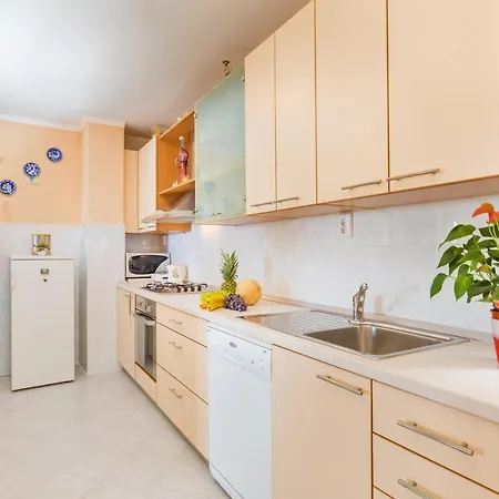 شقة Nany - Two Bedroom With Balcony And Sea View *