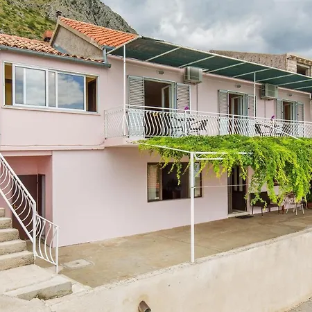 شقة Nany - Two Bedroom With Balcony And Sea View مْليني