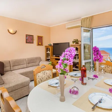 Nany - Two Bedroom With Balcony And Sea View